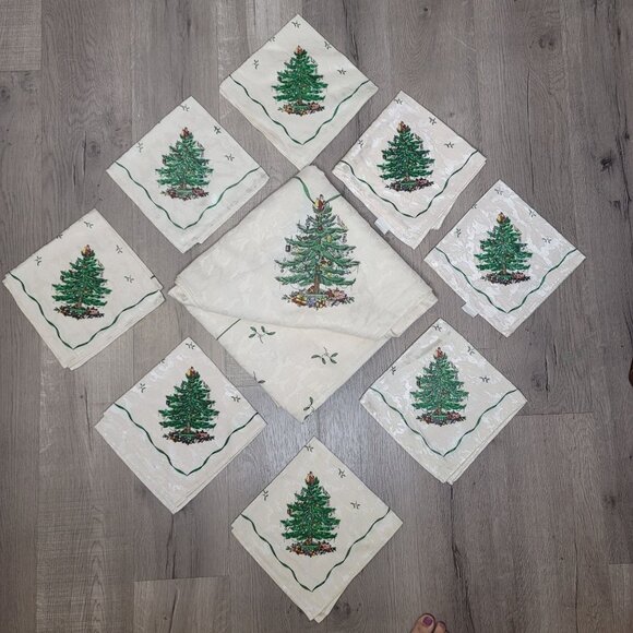 Spode vintage Christmas tablecloth and 8 napkins Christmas tree and Santa 57x115 - Picture 1 of 10
